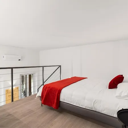 Modern Quiet Super Luxury