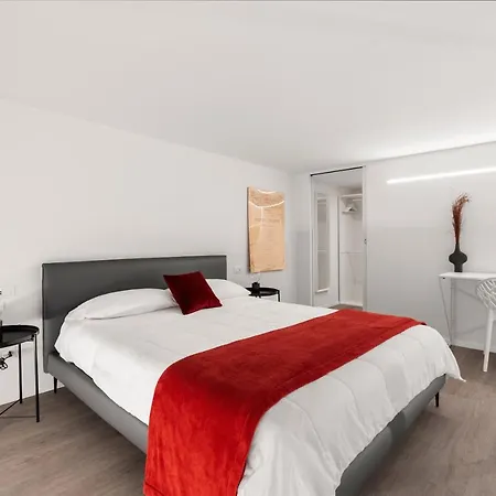 Modern Quiet Super Luxury *